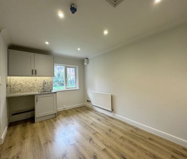 Studio Flat, Creswick Road, W3 - Photo 3