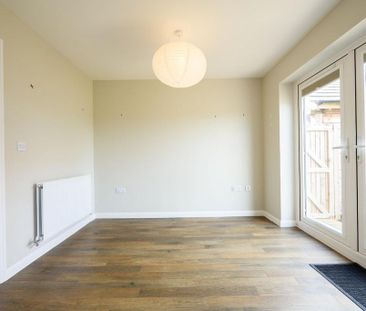 4 bedroom detached house to rent - Photo 1