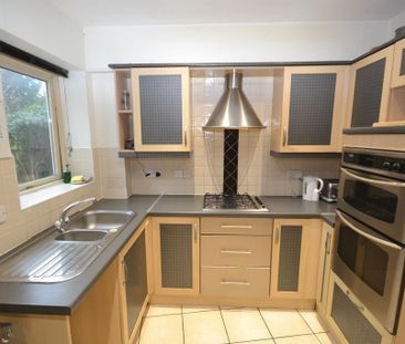 1 bedroom in a house share to rent - Photo 4