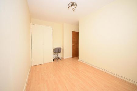 4 bedroom terraced house to rent - Photo 3