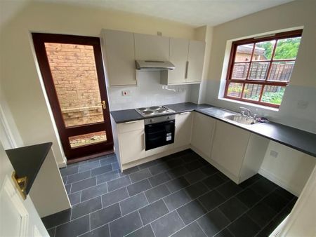 3 bedroom detached house to rent - Photo 4