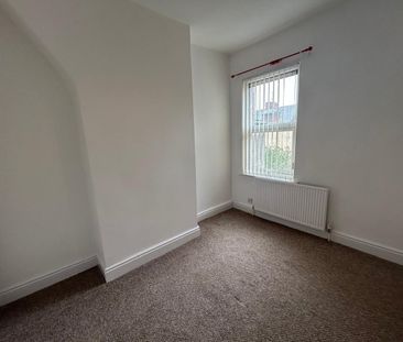 2 Bed Terraced House, Scott St, L20 - Photo 2