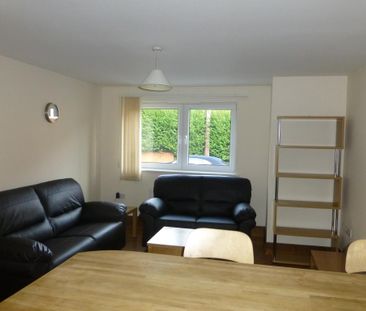 2 bedroom terraced house to rent - Photo 4
