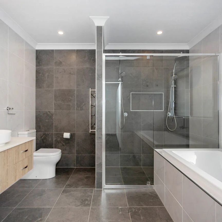 Five Bedroom Home - Photo 1
