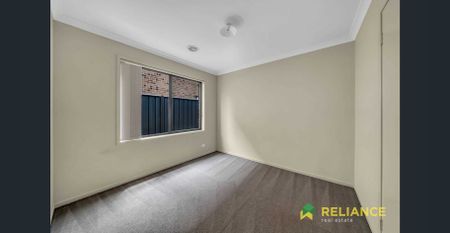 Three Bedroom Family Home! - Photo 2