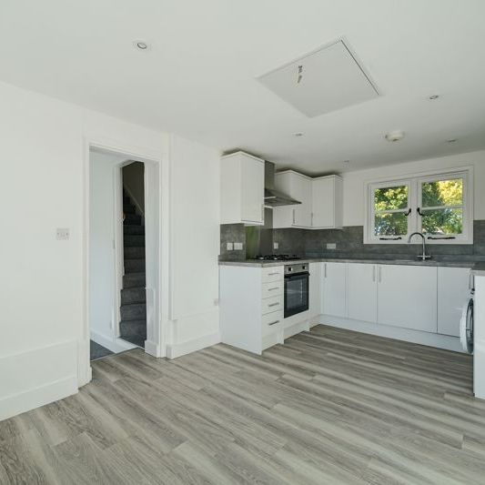 Meadrow, Godalming - 2 bedrooms Property for lettings - Seymours - Photo 1