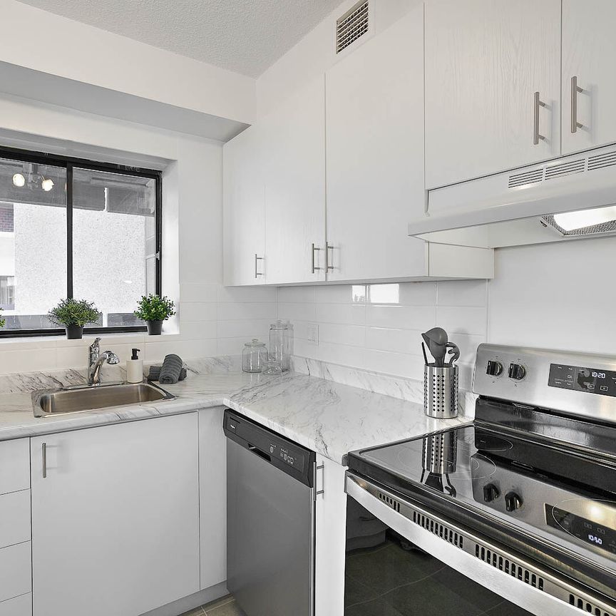 5199 Sherbrooke Est, Montréal, QC - Photo 1