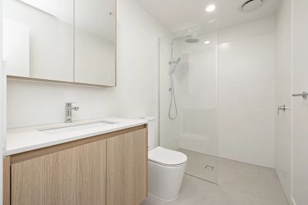 Brand New Studio Apartment in Victoria Tower - Photo 5