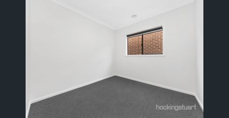 BRAND NEW COSY FAMILY HOME IN HEART OF ROCKBANK - Photo 4