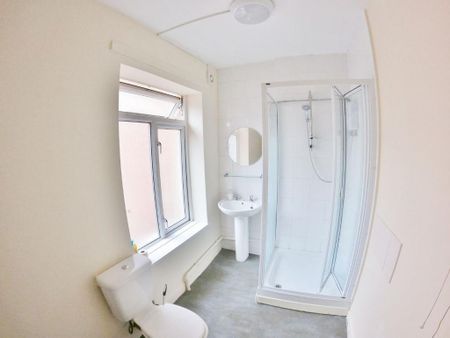 4 bedroom terraced house to rent - Photo 4