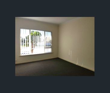 BEAUTIFULLY PRESENTED FAMILY HOME WITH LARGE SHED - Photo 4