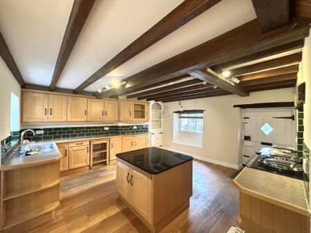 3 Bed Detached Cottage with Substantial Plot and Outbuildings - Photo 5