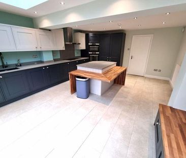 4 bedroom detached house to rent - Photo 6