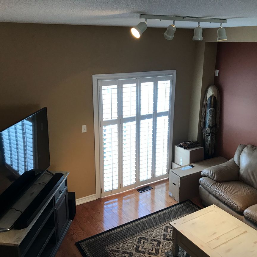 For Lease - 15 CHAPMAN Lane, Hamilton, Ontario - Photo 1