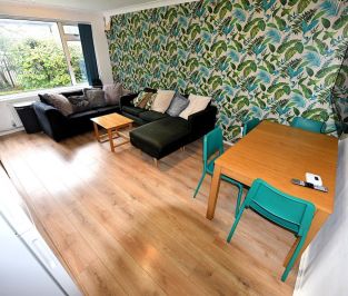 3 bedroom Flat in The Poplars (3 Bed), Leeds - Photo 1