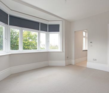 Monument Green, Weybridge, KT13 flat to rent - Photo 1