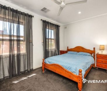 Spacious Family Living with Comfort & Convenience on Peacock Road! - Photo 5