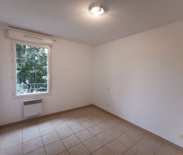 Appartement 3 pièces 63m2 MARSEILLE 13EME 898 euros - Photo 3