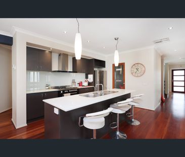6 Waterhaven Boulevard, Point Cook, Vic 3030 - Photo 5