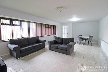 5 bedroom detached house to rent - Photo 3