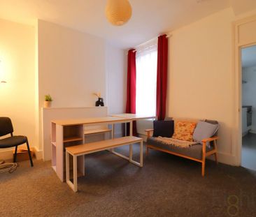 4 bedroom terraced house to rent - Photo 2