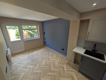 Broadfield 0 bedroom house share to rent - Photo 2