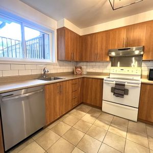 4.5 Dispo LONGUEUIL MEUBLÉ & ÉLECTRO - Photo 2