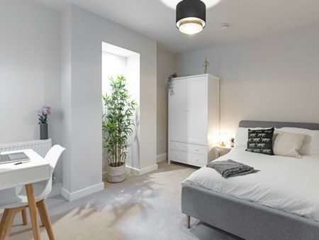 House share to rent on - Photo 2