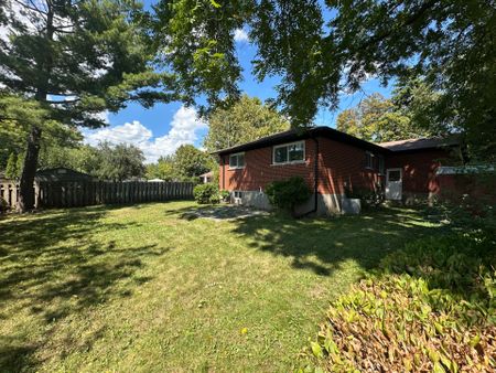 For Lease - 1252 Mont Clair Drive Unit# Main Floor, Oakville, Ontario - Photo 4