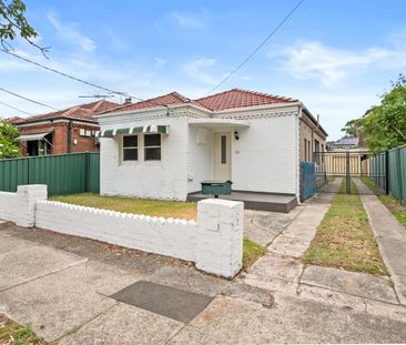 Modern & Convenient Living in the Heart of Mascot - Photo 6