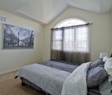 For Lease - 37 Ponymeadow Way Way Unit# Main and Second Floor, Bram... - Photo 5