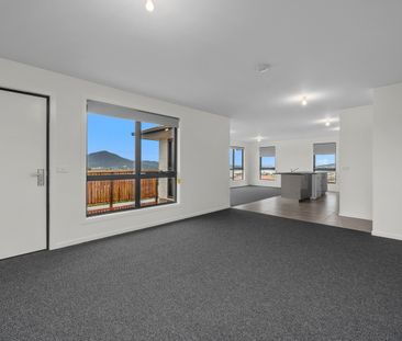 18 Lesdelle Street Claremont TAS 7011 Australia - Photo 6