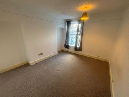 3 bedroom apartment to rent - Photo 3