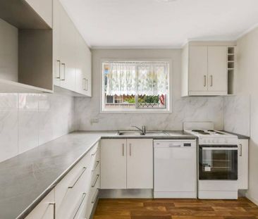 Well Presented Lowset Unit in Perfectly Positioned Location - Photo 2