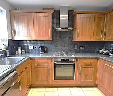 Eltham Avenue, Slough, Berkshire,SL1 - Photo 3