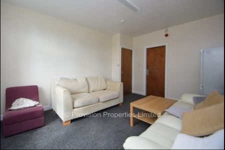 3 Bedroom Flats in Leeds - Photo 3