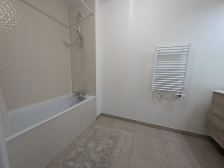 Location Appartement 3 pièces 63m² - Photo 4