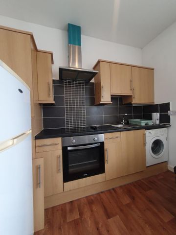 1 bedroom flat to rent - Photo 2