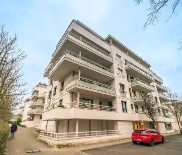 location Appartement T3 DE 70.14m² À LE CHESNAY - Photo 3