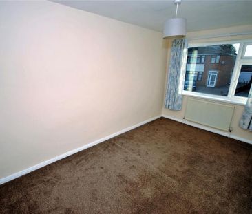 4 bedroom semi-detached house to rent - Photo 6