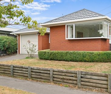 Spacious 2 Bedroom Home in Burnside! - Photo 1