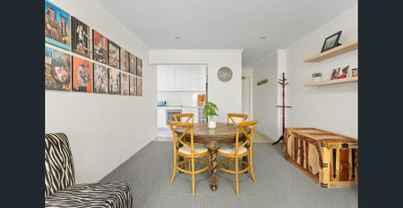 Beautifully Peaceful 2-Bed Apartment - SHORT TERM LEASES AVAILABLE - Min 3 months stay - Photo 4