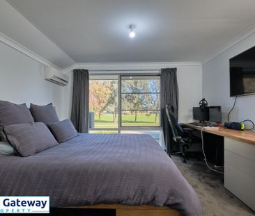 13 Observatory Avenue, AUBIN GROVE WA 6164 - Photo 6