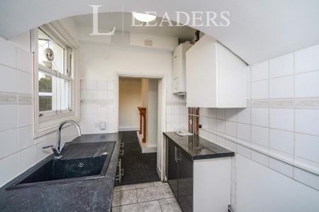 Studio to rent - Photo 4