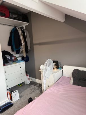 Room in a Shared House, Burley Road, LS4 - Photo 1
