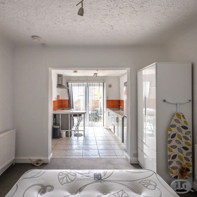 46 Tower Road, Rugby - Photo 1
