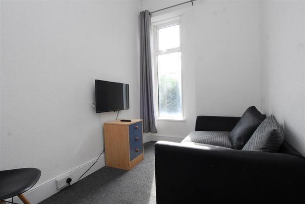 5 bedroom house to rent - Photo 1