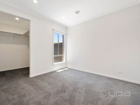 4 BEDROOM BRAND NEW HOME - Photo 5