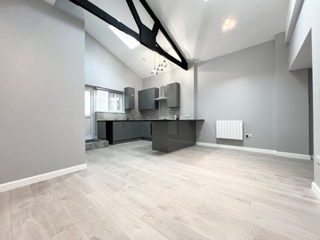 2 Bed Flat, London, E6 - Photo 5