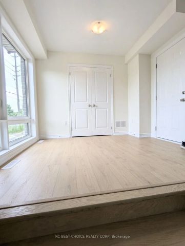 Condo Townhouse For Lease | N9250544 - Photo 5